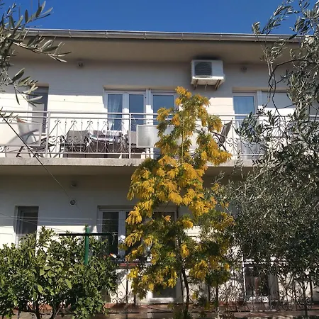 Oliva Apartment *